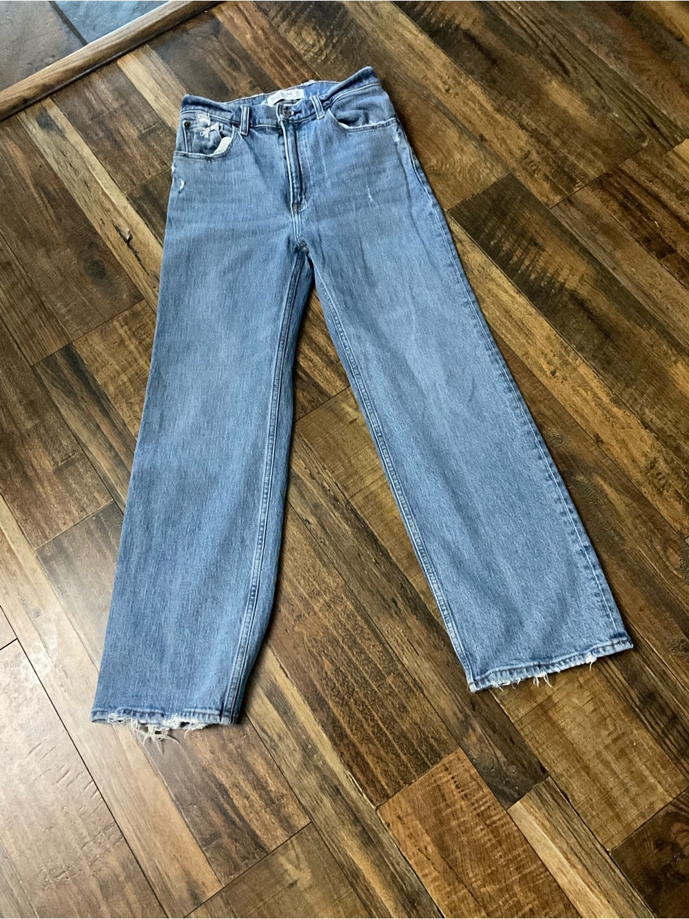 8-2026 Abercrombie & Fitch Light Blue High-Rise Wide Leg Jeans 26x27 distressed